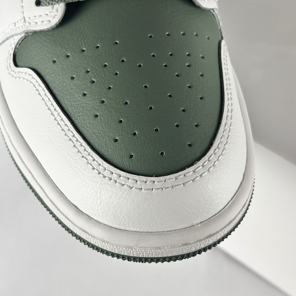 Size 9.5 - Air Jordan 1 Mid Summit White/Vintage NWT main image 4